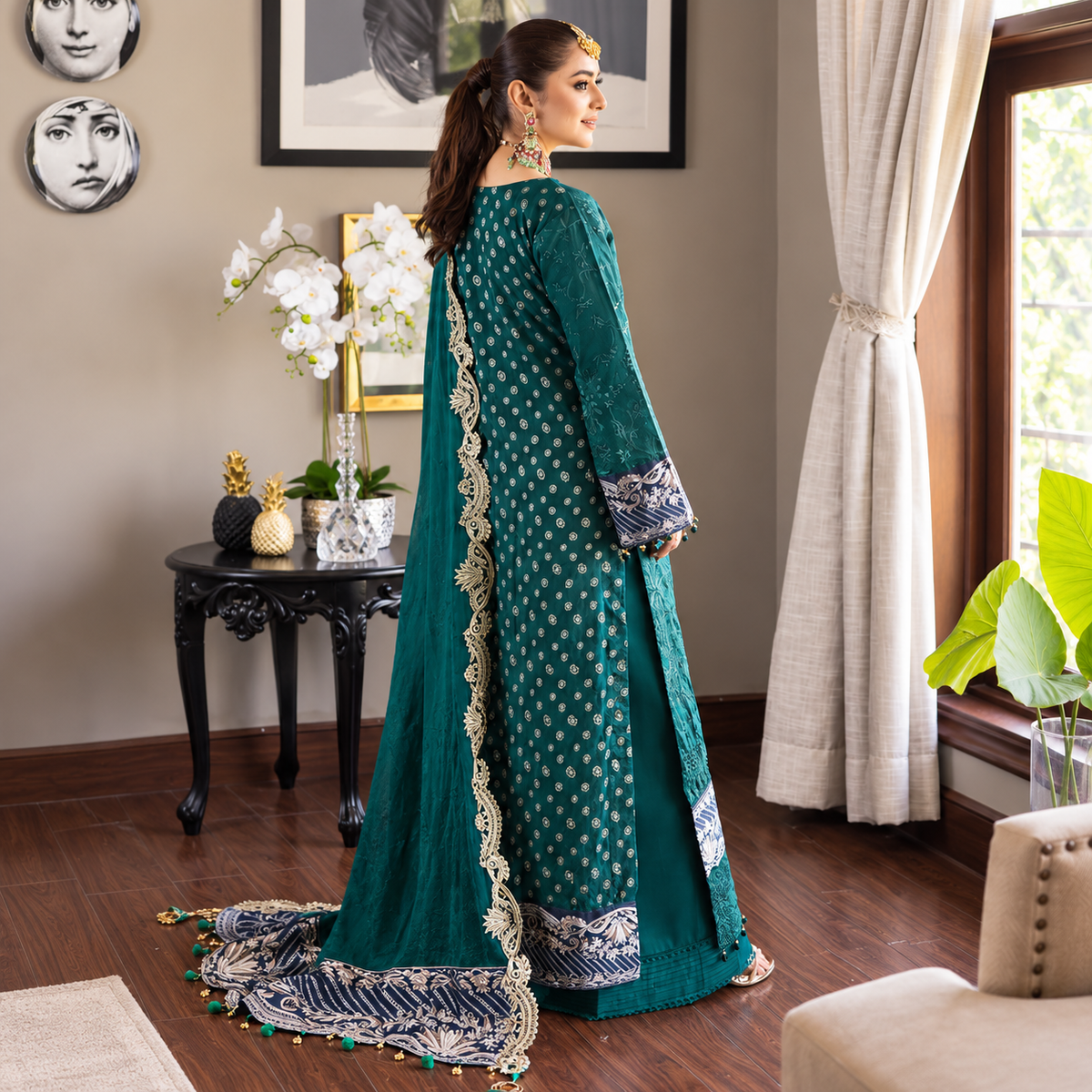 Pakistani Embroidered Chikankari Lawn Unstitched Three Piece