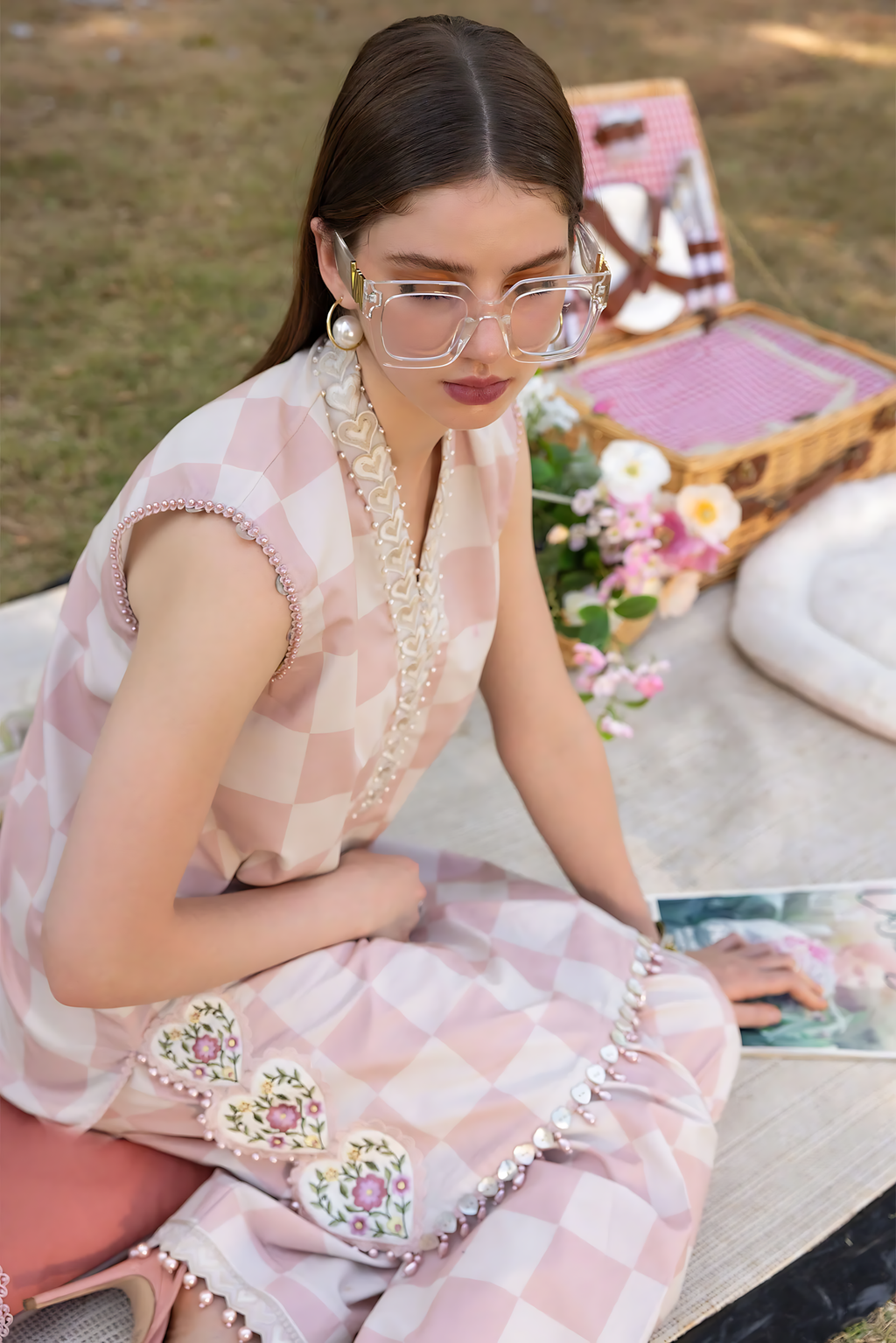 Pakistani M.Print by Maria B Lawn Unstitched Three Piece - Off White & Pink
