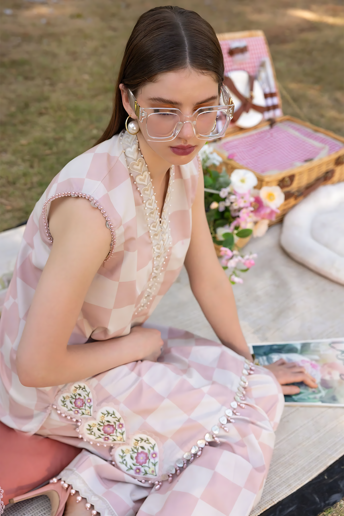 Pakistani M.Print by Maria B Lawn Unstitched Three Piece - Off White & Pink