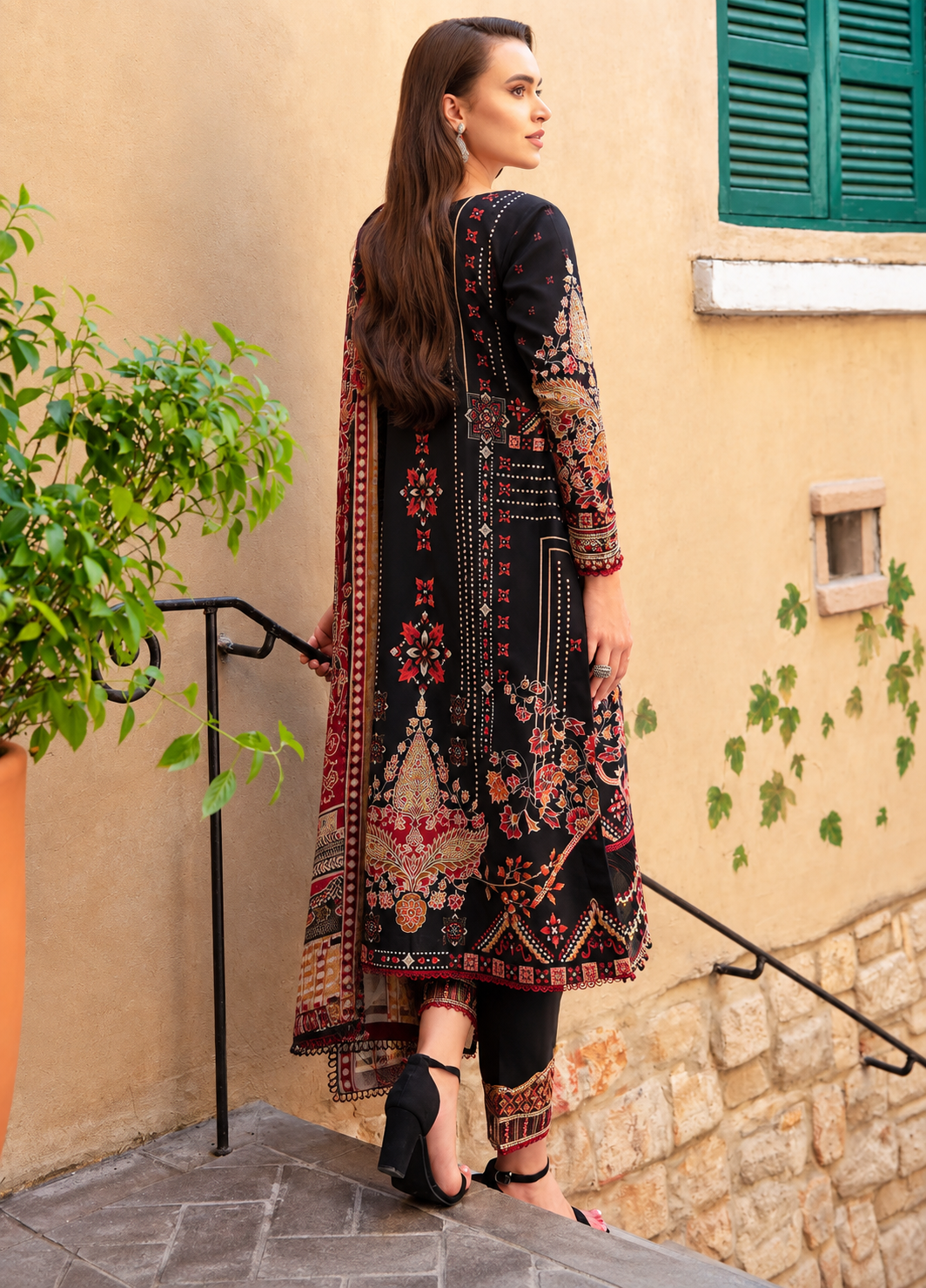 Pakistani Embroidered Luxury Lawn Three Piece Suit