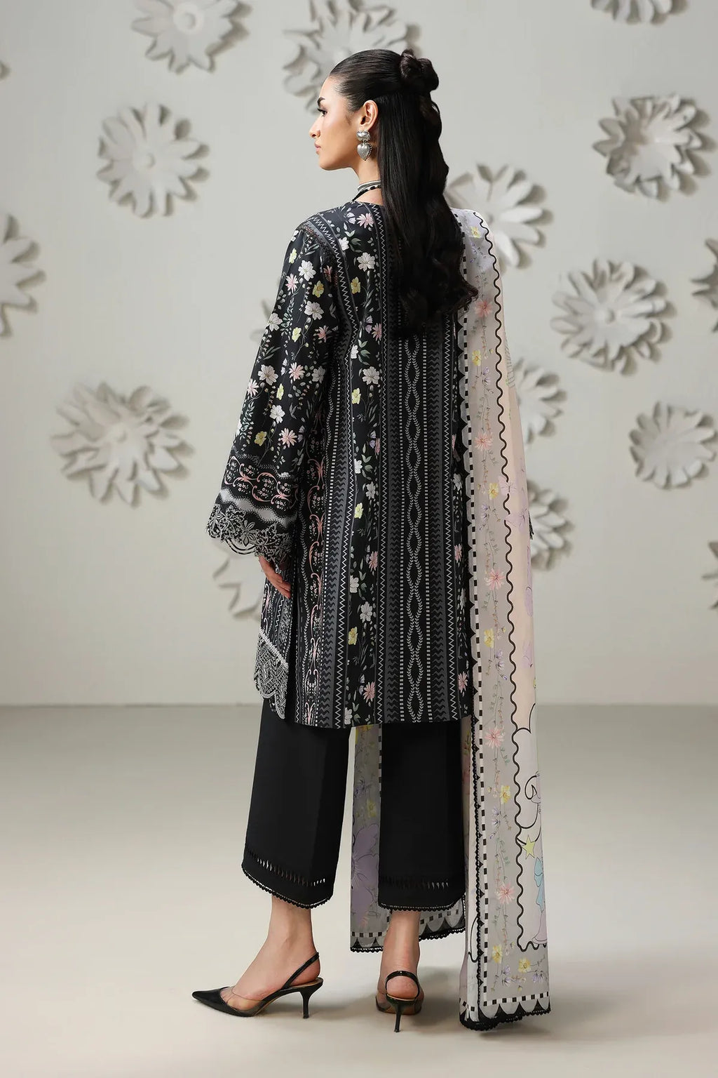Pakistani Digital Printed & Embroidered Lawn Unstitched Three Piece - Cinder