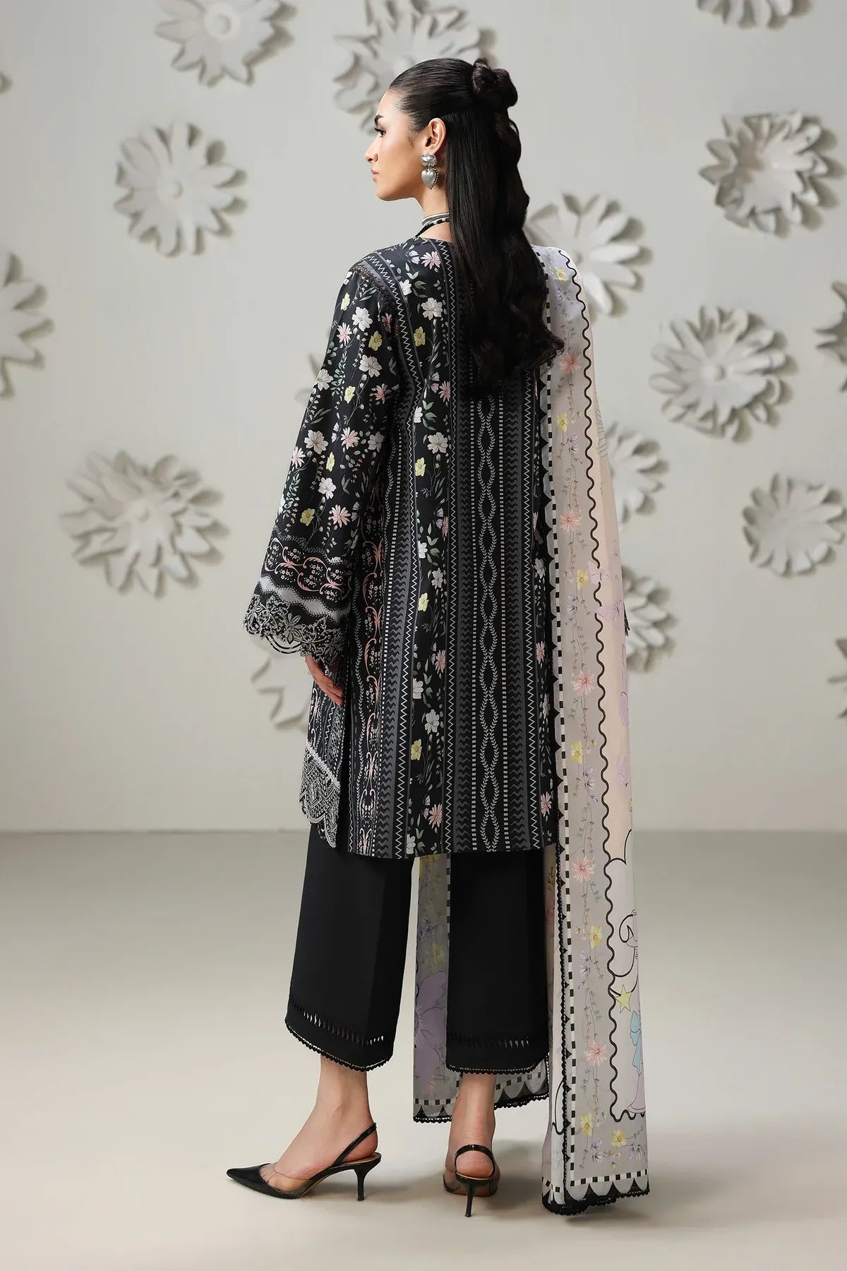 Pakistani Digital Printed & Embroidered Lawn Unstitched Three Piece - Cinder