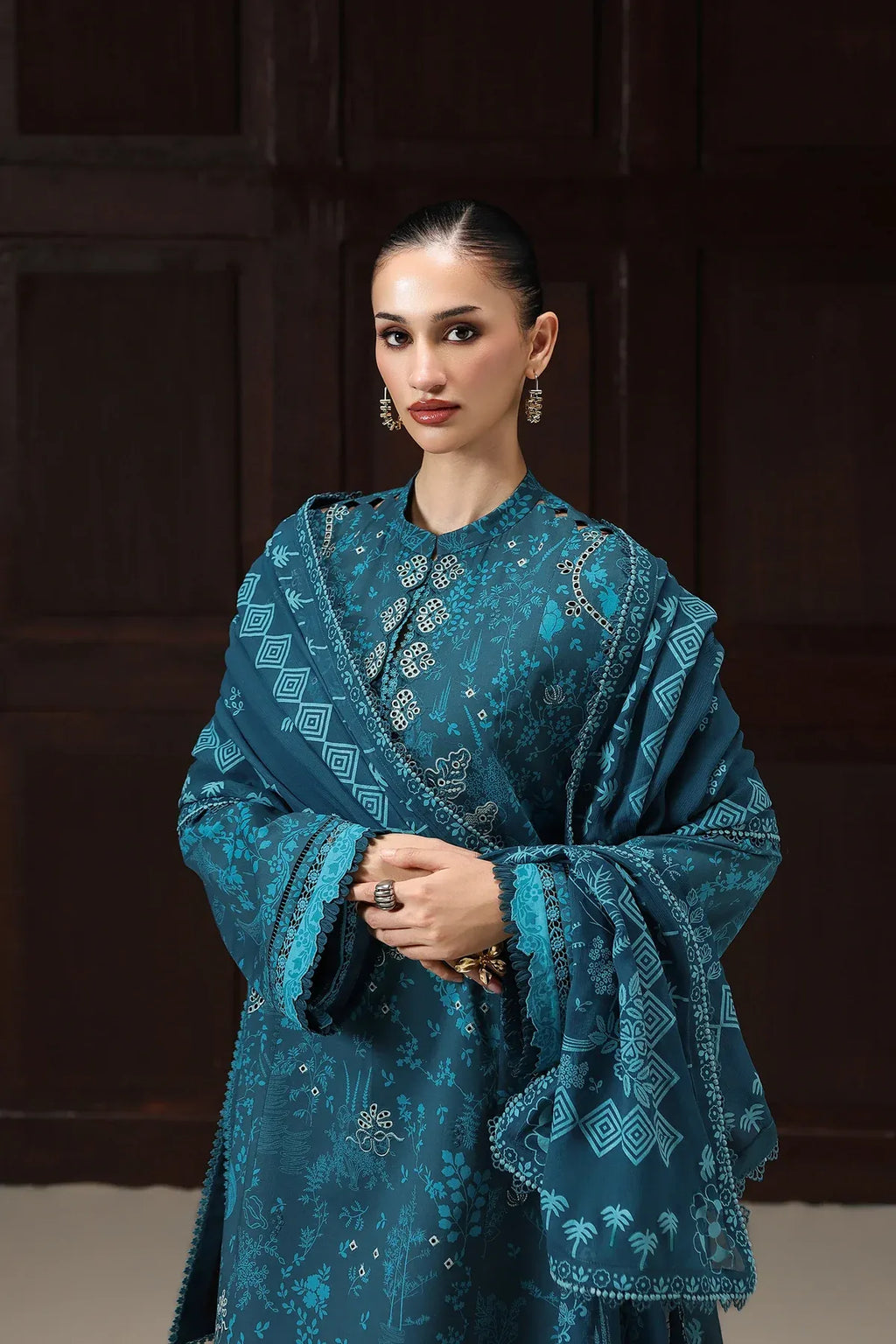 Pakistani Digital Printed & Embroidered Lawn Unstitched Three Piece - Casal