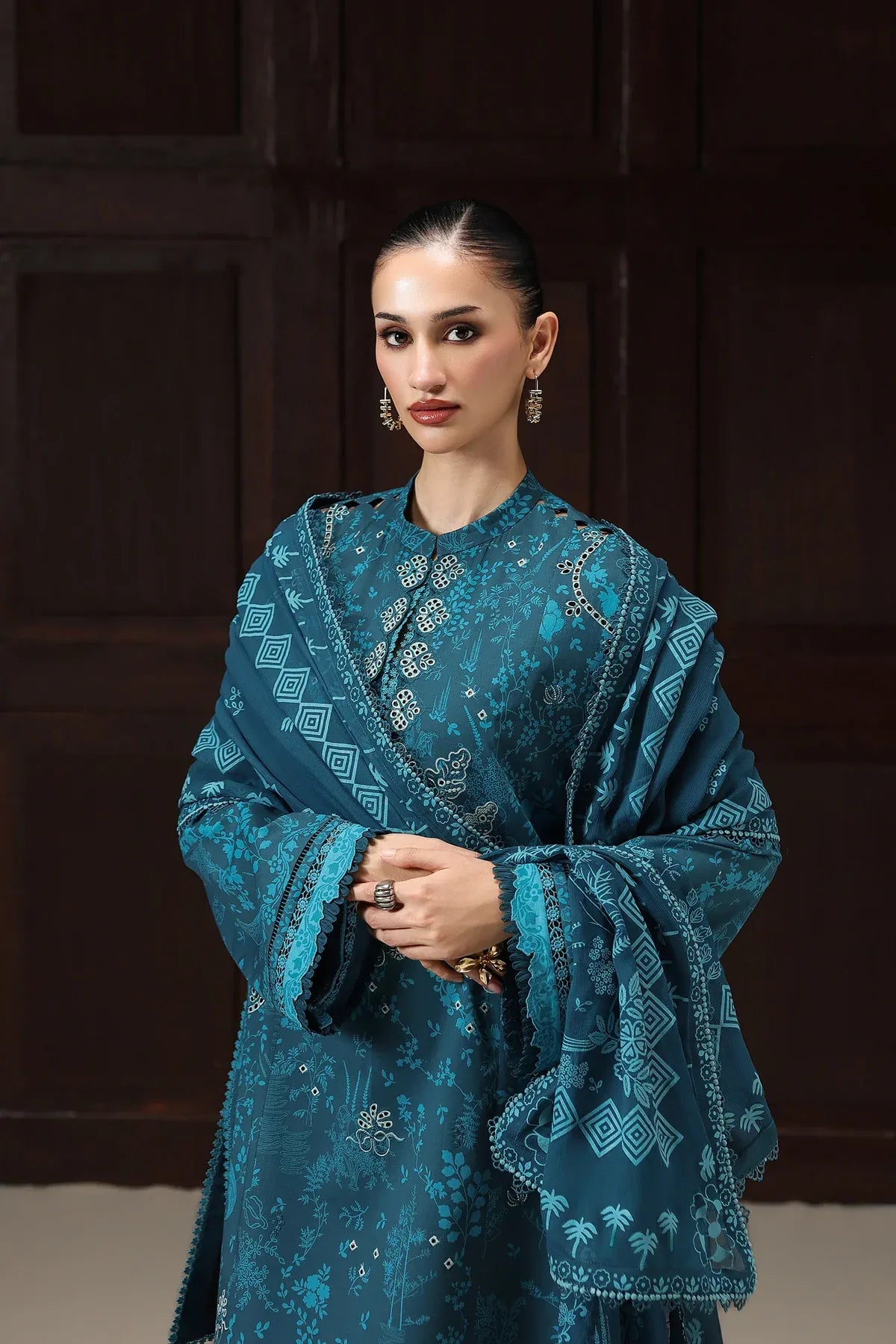 Pakistani Digital Printed & Embroidered Lawn Unstitched Three Piece - Casal