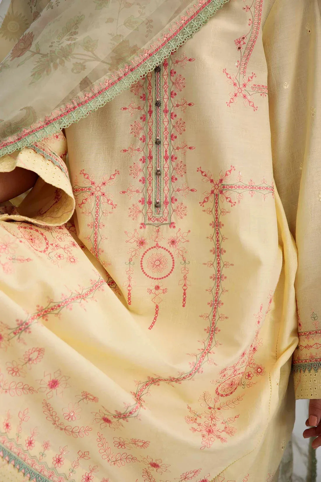 Pakistani Embroidered Self Jacquard Unstitched Suit With Printed Organza Dupatta