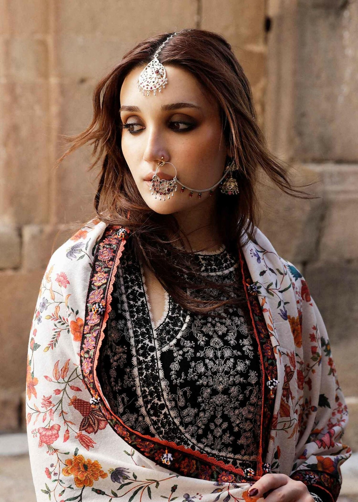 Pakistani Vanta Karandi Unstitched Three Piece